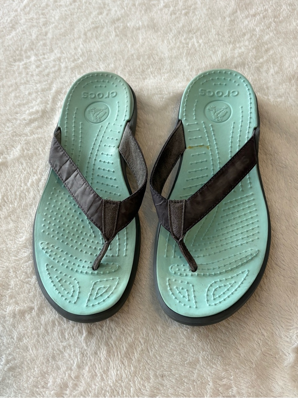 CROCS Mint Green Footbed with Brown Straps Flip Flops size 9